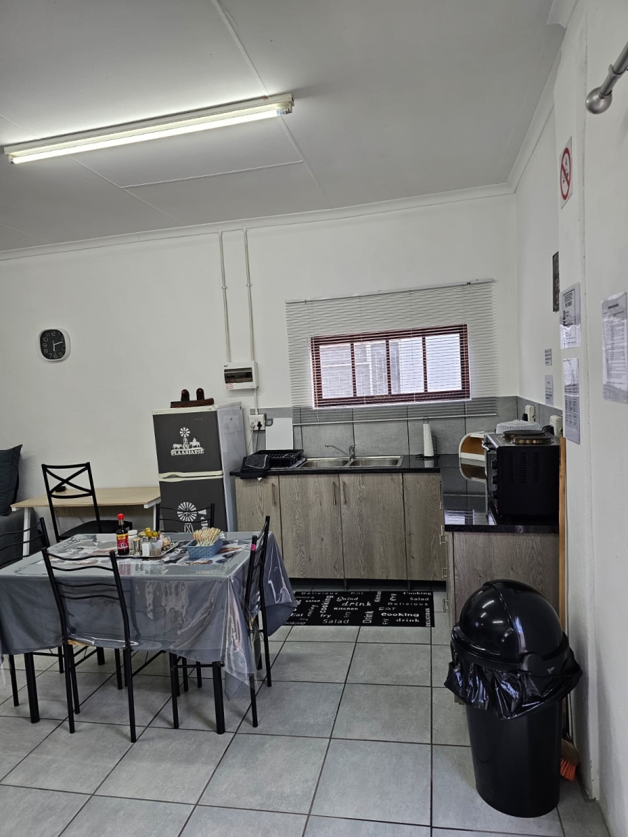 To Let 1 Bedroom Property for Rent in Olifantshoek Northern Cape